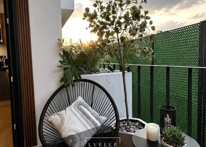 Cabo Roma Loft, Balcony, Coworking Area *